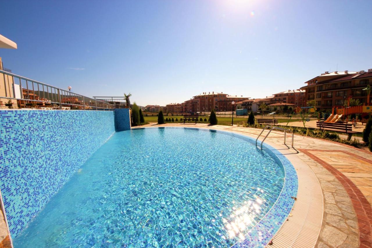 Sorrento - Menada Apartments Święty Włas Zewnętrze zdjęcie