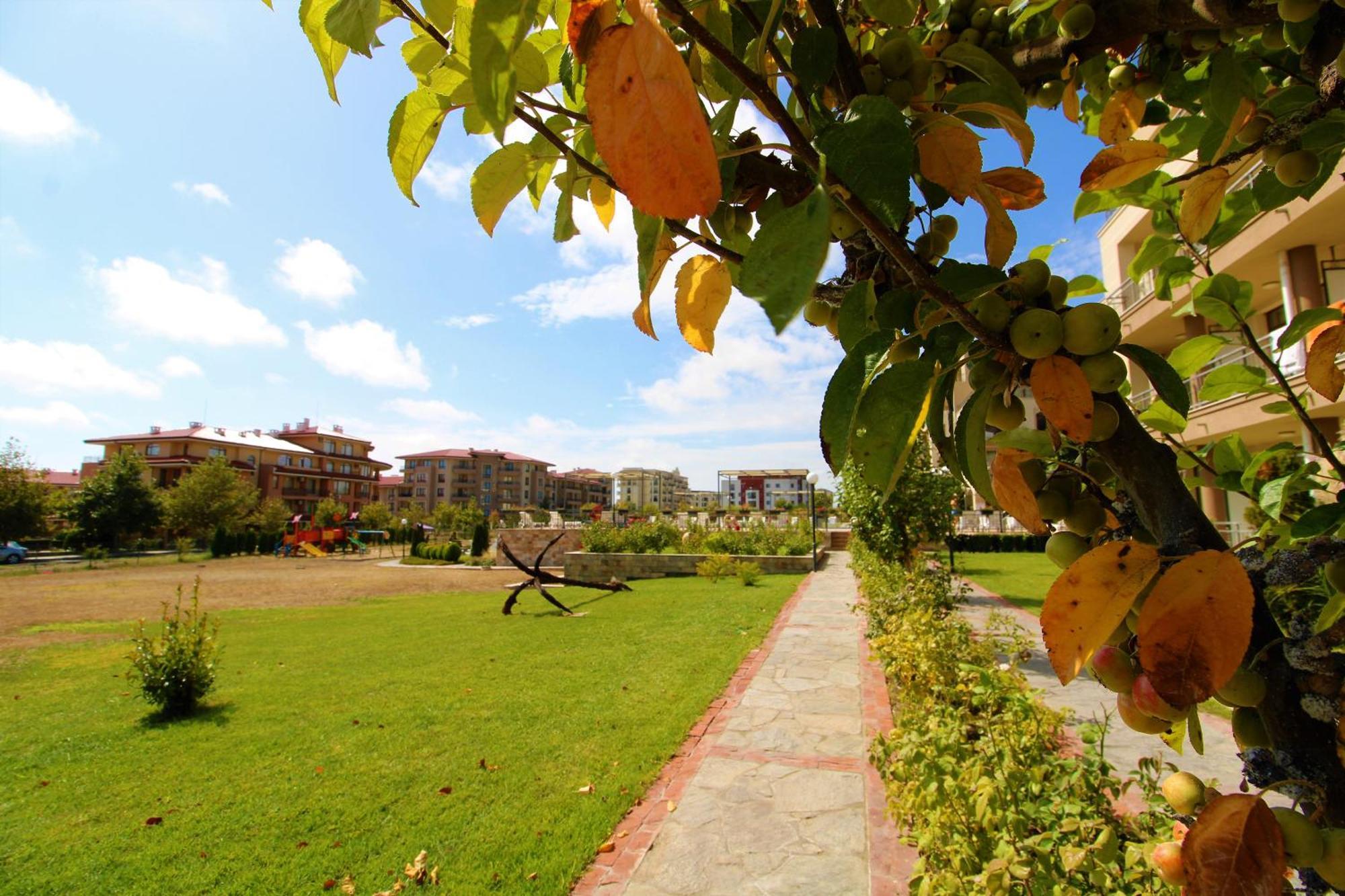 Sorrento - Menada Apartments Święty Włas Zewnętrze zdjęcie