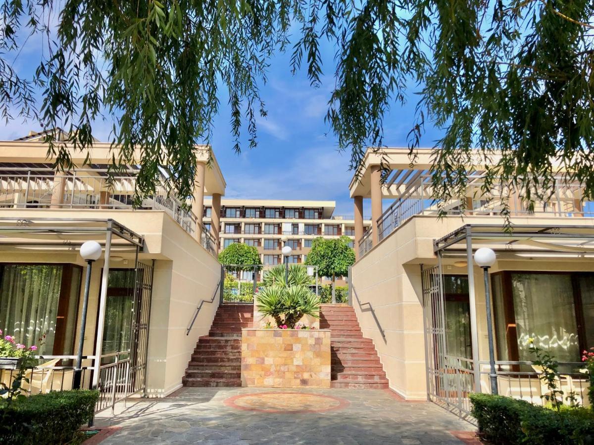 Sorrento - Menada Apartments Święty Włas Zewnętrze zdjęcie