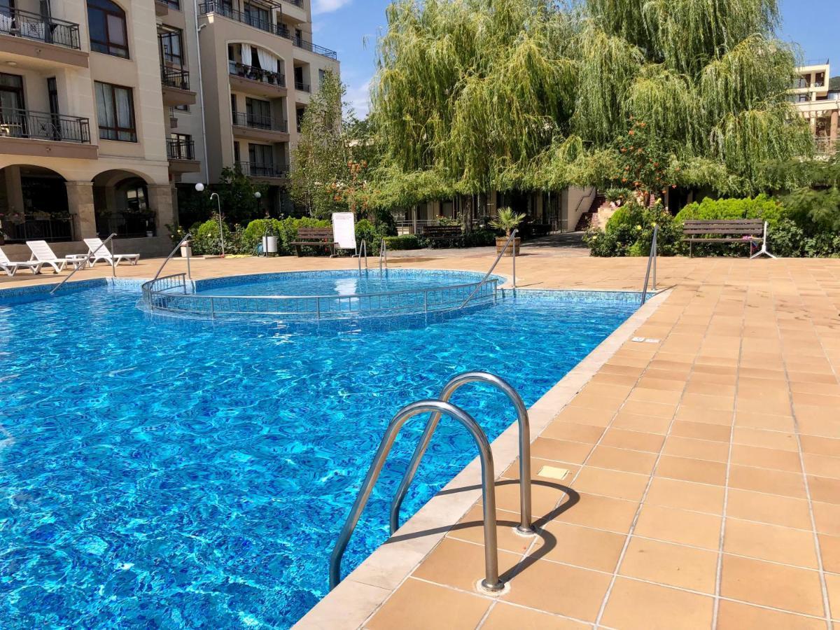 Sorrento - Menada Apartments Święty Włas Zewnętrze zdjęcie
