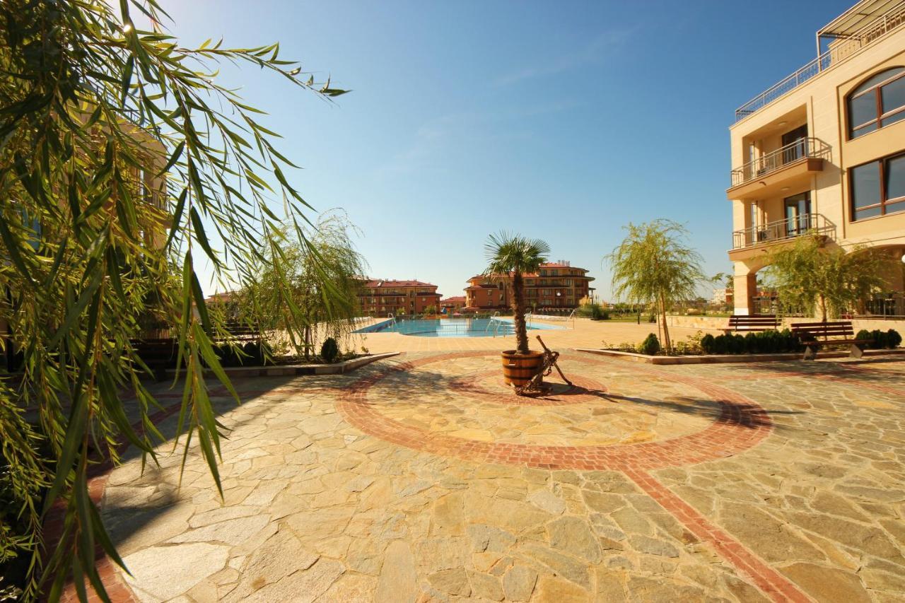 Sorrento - Menada Apartments Święty Włas Zewnętrze zdjęcie