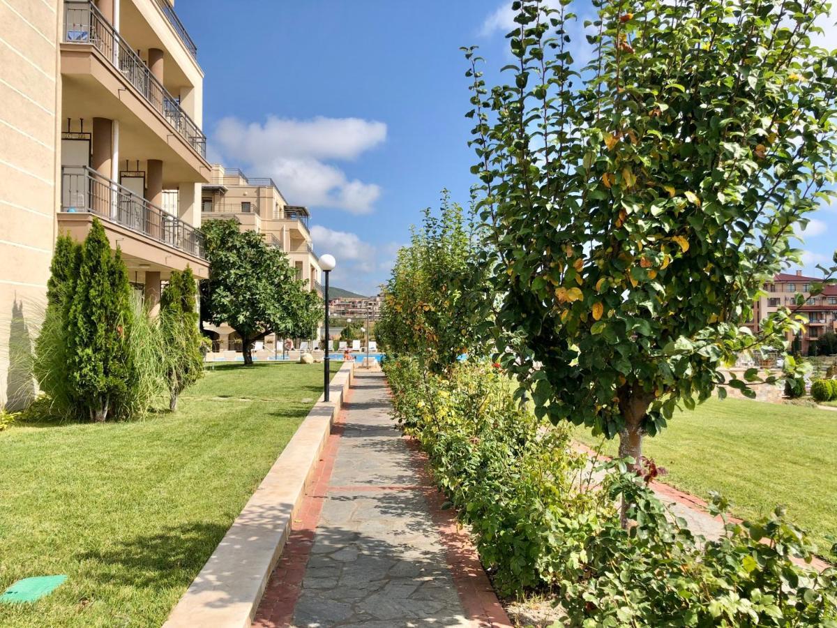 Sorrento - Menada Apartments Święty Włas Zewnętrze zdjęcie