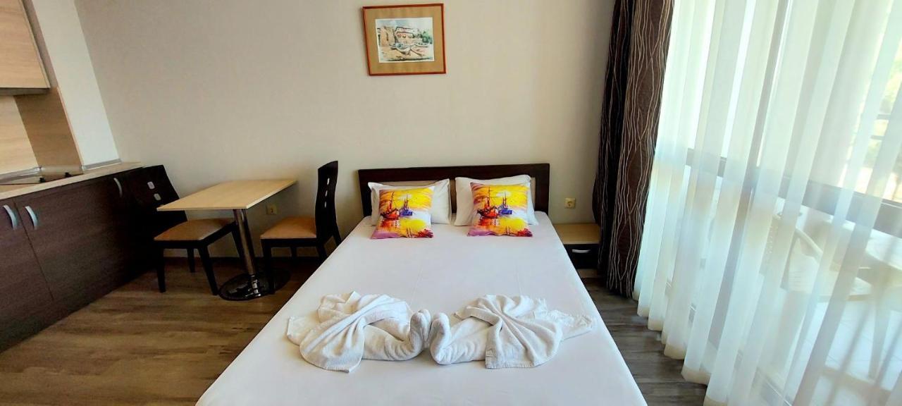 Sorrento - Menada Apartments Święty Włas Zewnętrze zdjęcie