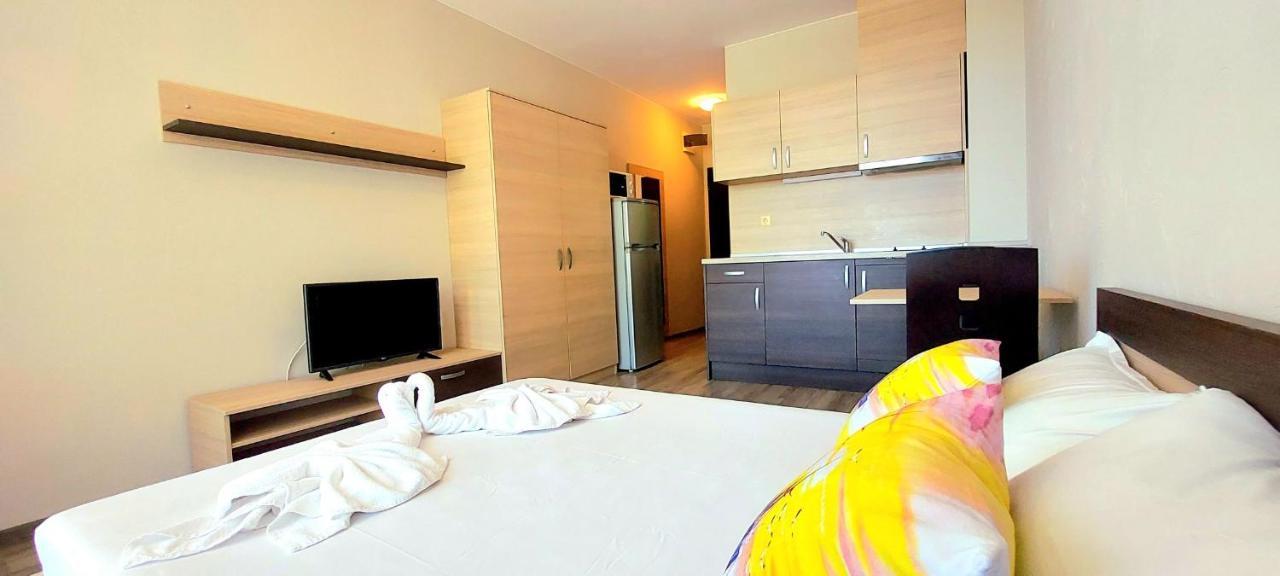 Sorrento - Menada Apartments Święty Włas Zewnętrze zdjęcie
