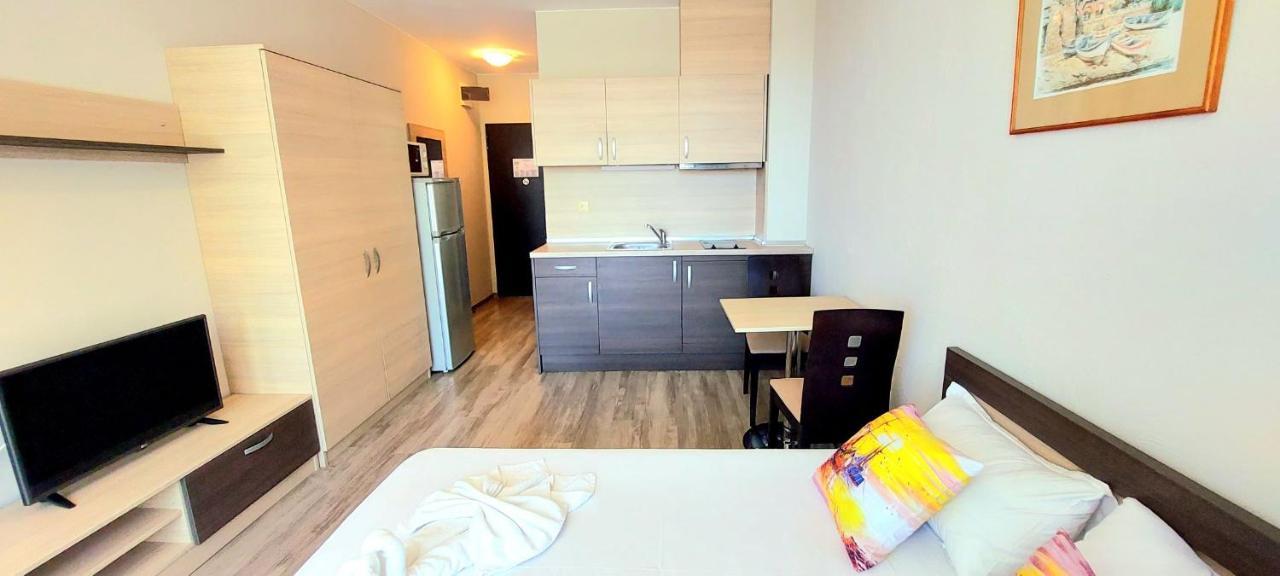 Sorrento - Menada Apartments Święty Włas Zewnętrze zdjęcie